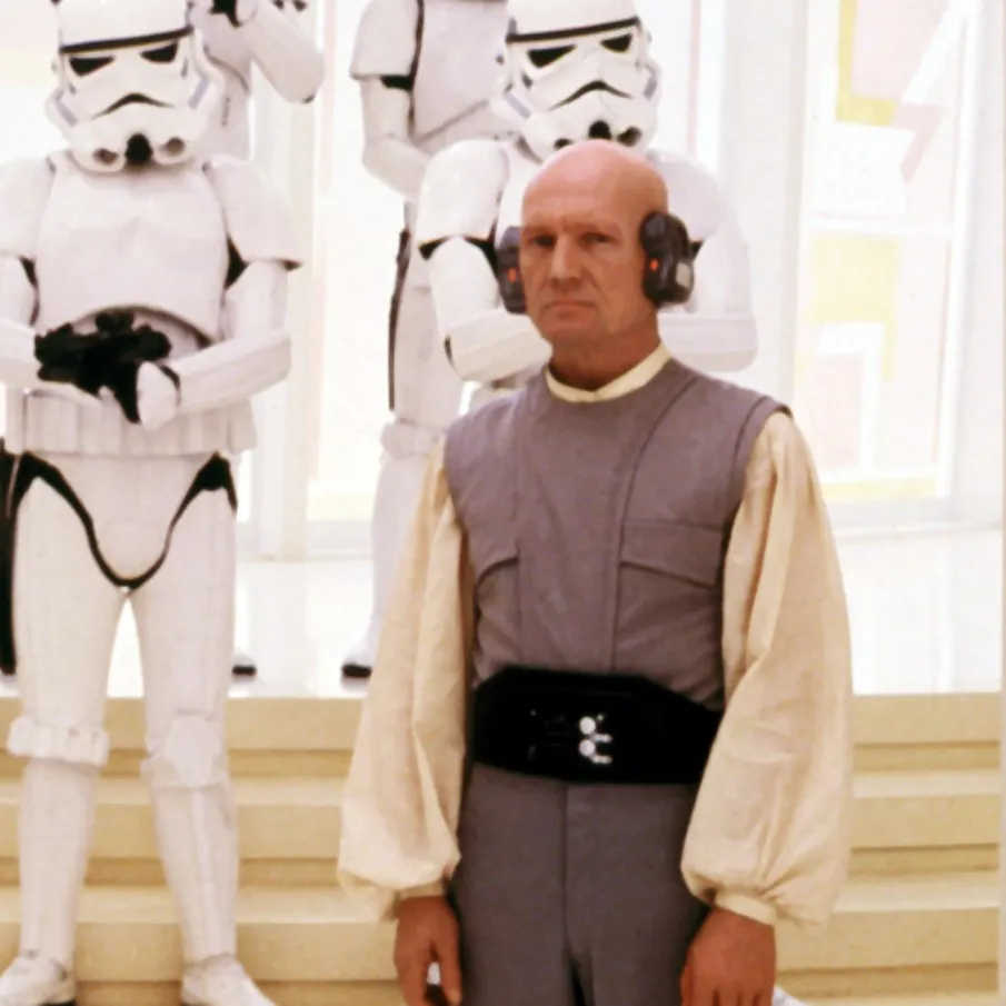 Lobot – Cyborg administrator of Cloud City.